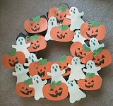 Ghosts and Jack-O'-Lanterns Wreath